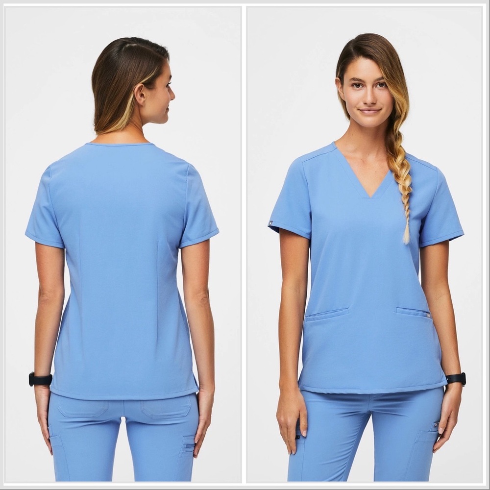 FIGS Women’s Casma Three-Pocket Scrub Top Ceil Blue XXS Short-Sleeve V-Neck